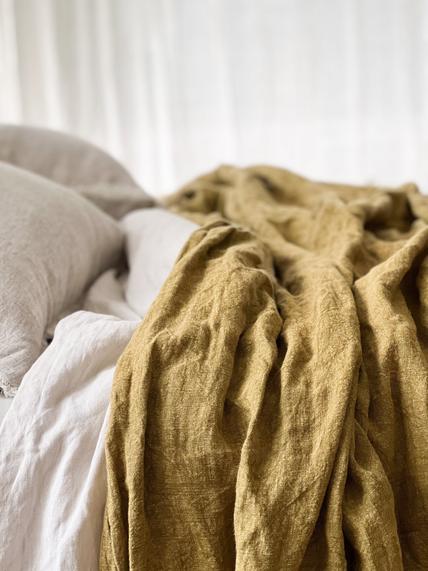 Omala Pure Linen Throw - Golden Moss